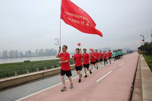 去追一个不喜欢自己的人，应该怎么办呢游戏画面