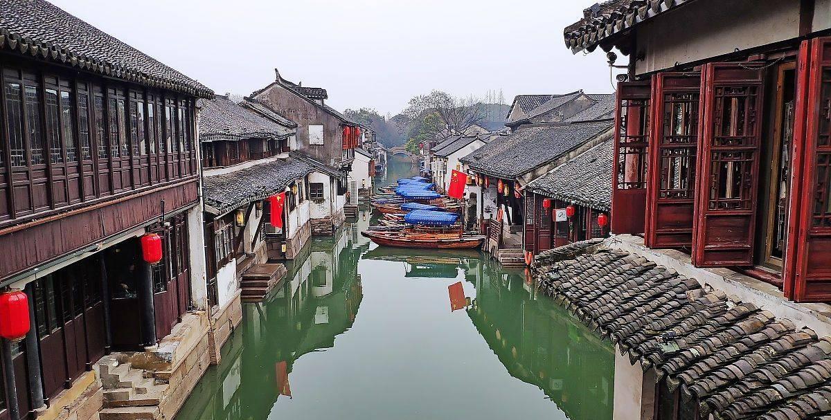 老师和大学生谈恋爱可以吗？游戏画面